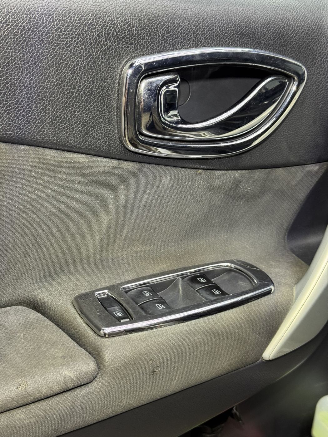Renault Koleos — ДО химчистки — фото 2
